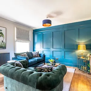 https://the-parlour-at-dukes-townhouse.yorkshirehotels.net