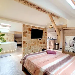 https://3-rue-florian.fr-provencehotel.com
